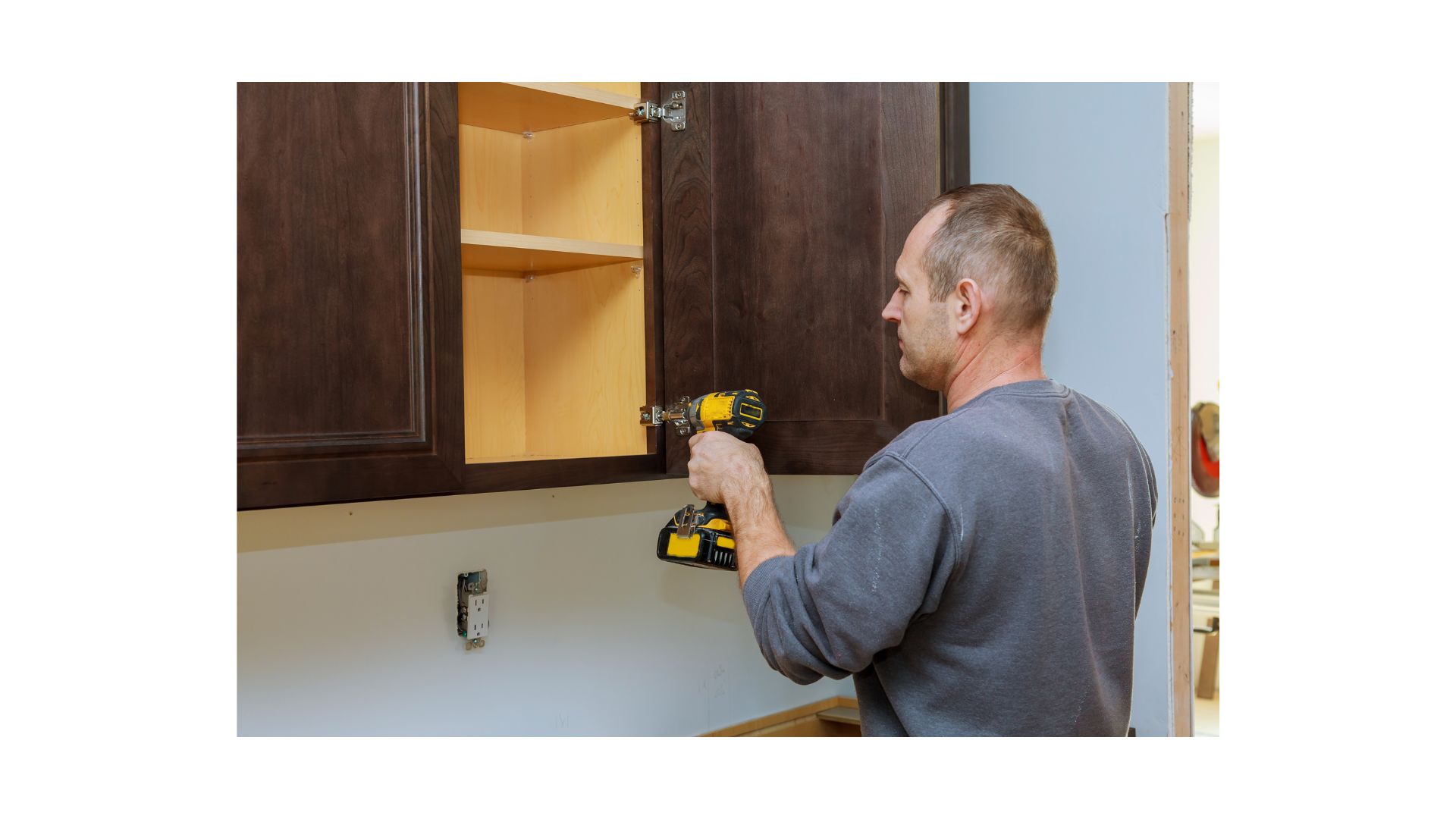 Read more about the article Elevate Your Home Décor: Wethersfield Cabinet Painting Experts